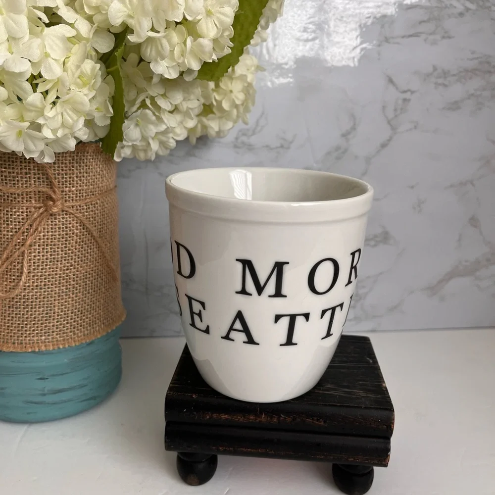 Like New GOOD MORNING SEATTLE Space Needle Coffee Mug White/Embossed Letters - Picture 2 of 7